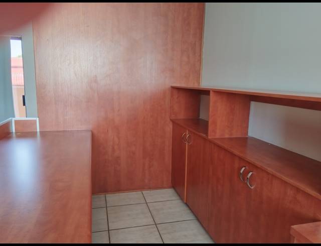 203M² OFFICE TO LET IN NELSPRUIT CENTRAL